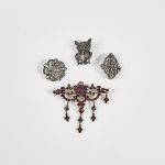 1789&nbsp;7153&nbsp;BROOCHES